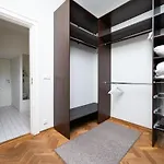 아파트 View To The Old Town Tallinn, 2br, 2-bath 탈린