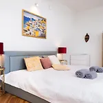 View To The Old Town Tallinn, 2br, 2-bath 아파트 탈린