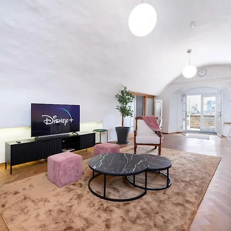 View To The Old Town Tallinn, 2br, 2-bath Apartamento